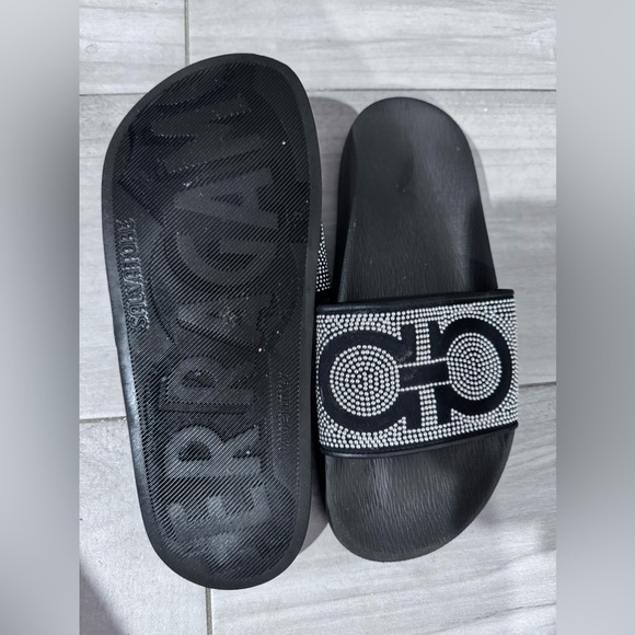 Women's Groove Studded Pool Slide Sandals - Picture 5 of 6